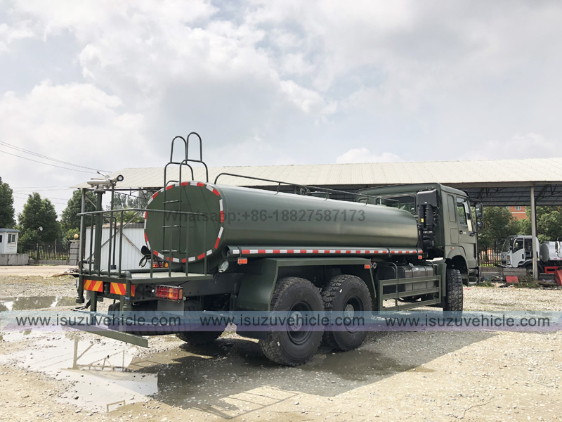 6X6 SINOTRUK Off-road water truck (3) 6X6 SINOTRUK Off-road water truck (3)