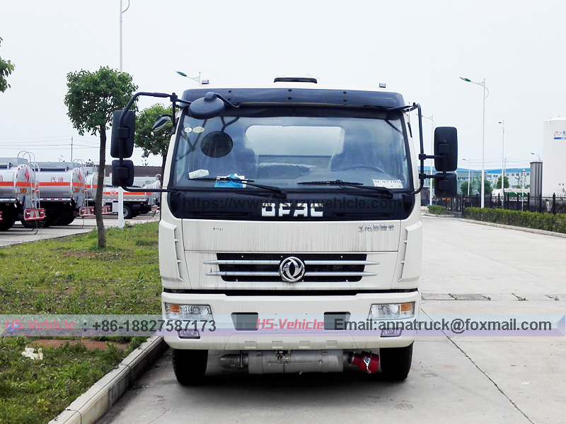 Dongfeng Oil Tank Vehicle-2 Dongfeng Oil Tank Vehicle-2