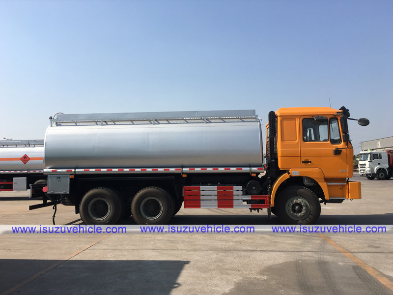 27,000 Liters Oil Tank Truck with Shacman4 27,000 Liters Oil Tank Truck with Shacman4