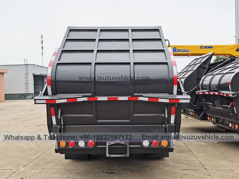 FAW Refuse compactor truck (4) FAW Refuse compactor truck (4)