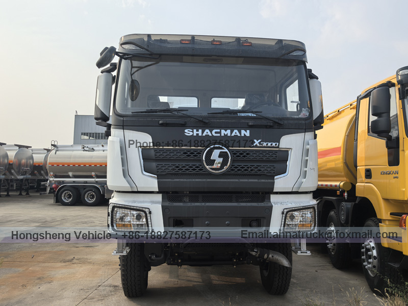 Shacman Oil Tanker Truck (2) Shacman Oil Tanker Truck (2)