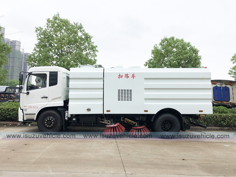 Dongfeng Kingrun Cummins engine Road Sweeper 
