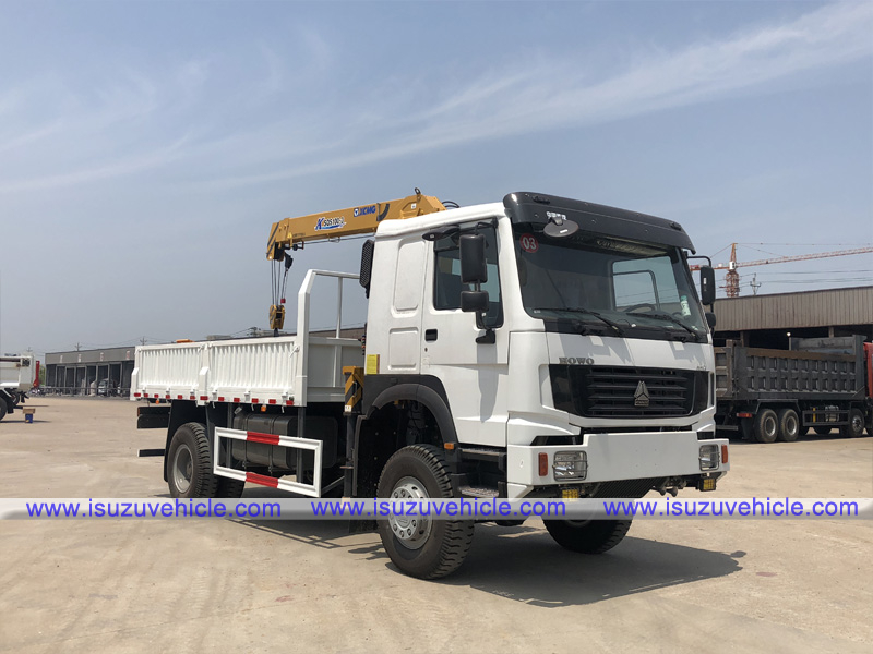 SINOTRUK HOWO 4X4 Telescopic Boom Crane Truck