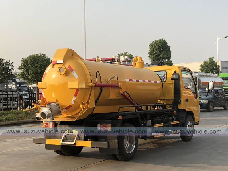 ISUZU 6,000 Liters Sewage Vacuum Truck