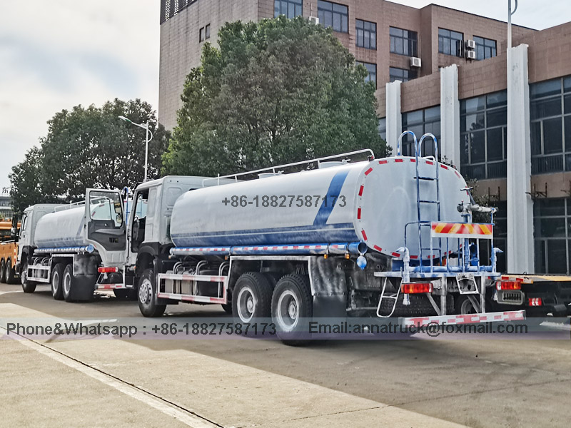 SINOTRUK 18,000 Liters Water Carrier Truck