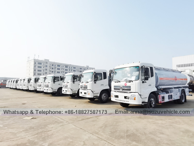 12 Units Oil Truck Be Waxed for Shipment To The Port